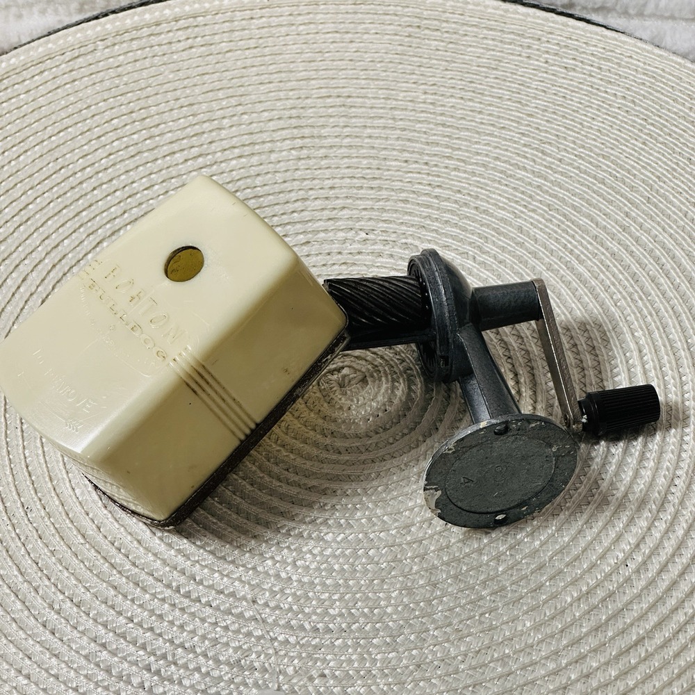 Boston Bulldog‎ Vintage Pencil Sharpener White Hopper Gray Hammertone Working